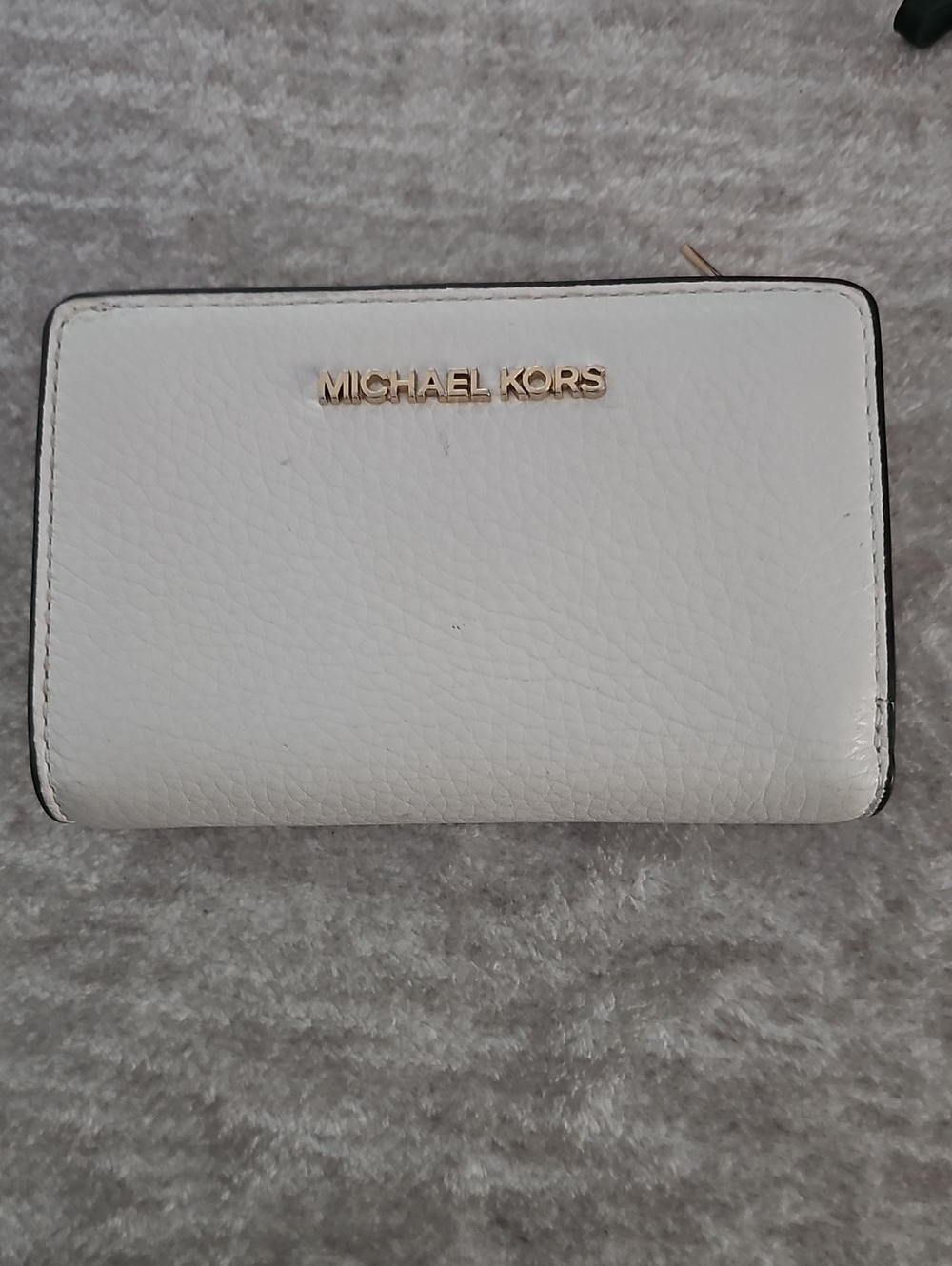 Michael Kors White Leather medium bifold Zip Wallet